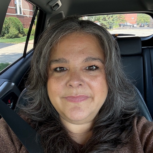 Meet your Posher, Julia - Picture 3 of 3